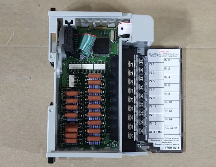 Dialectica programmabilis moderatoris nucleus fundamentum est automationis industrialis